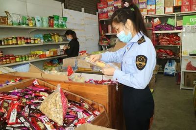 销售过期食品？查处！——食品安全红线不可触碰