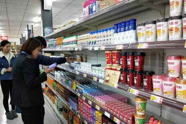 新密市食药监局针对央视3.15曝光食品开展专项排查